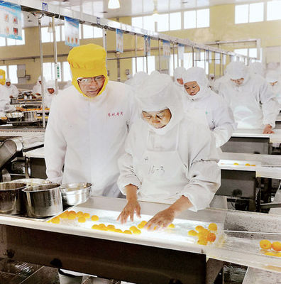 圖說(shuō)新聞 浙江臺(tái)州出口枇杷罐頭質(zhì)量穩(wěn)定，食品生產(chǎn)邁向高標(biāo)準(zhǔn)